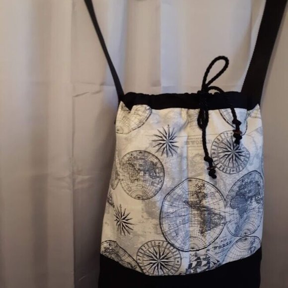 Travel the Globe Bucket Tote Sling Bag Map Print Ivory Black Large Oval carryall - Picture 3 of 7